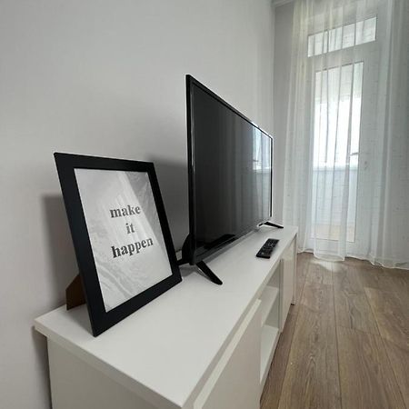 Sunny Apartment Center Suceava Buitenkant foto