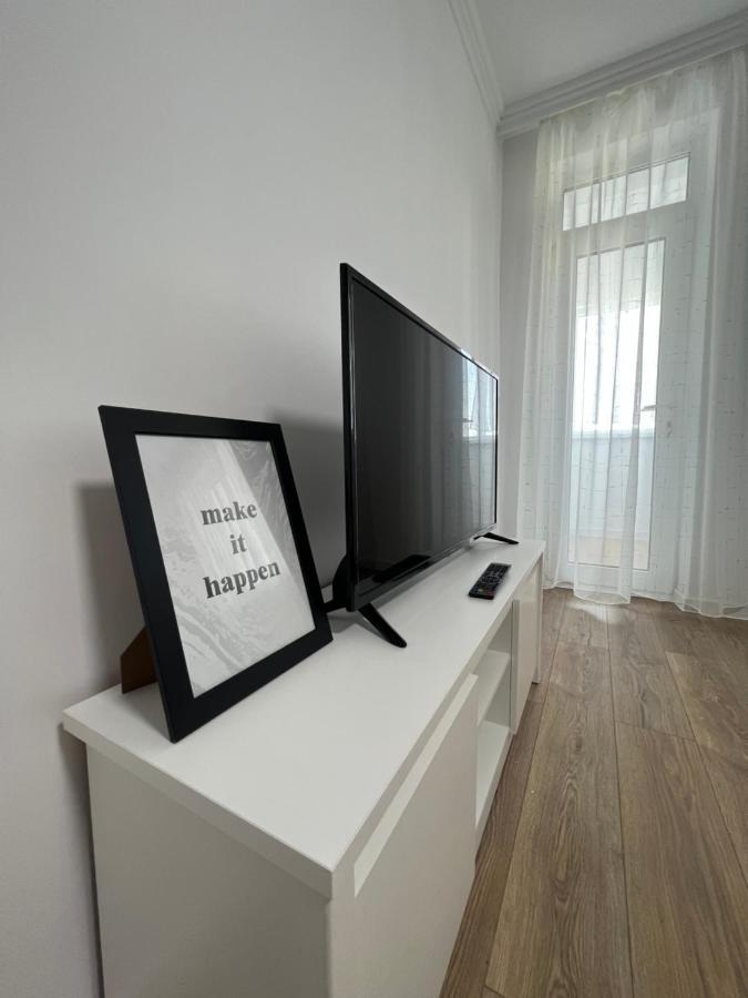 Sunny Apartment Center Suceava Buitenkant foto