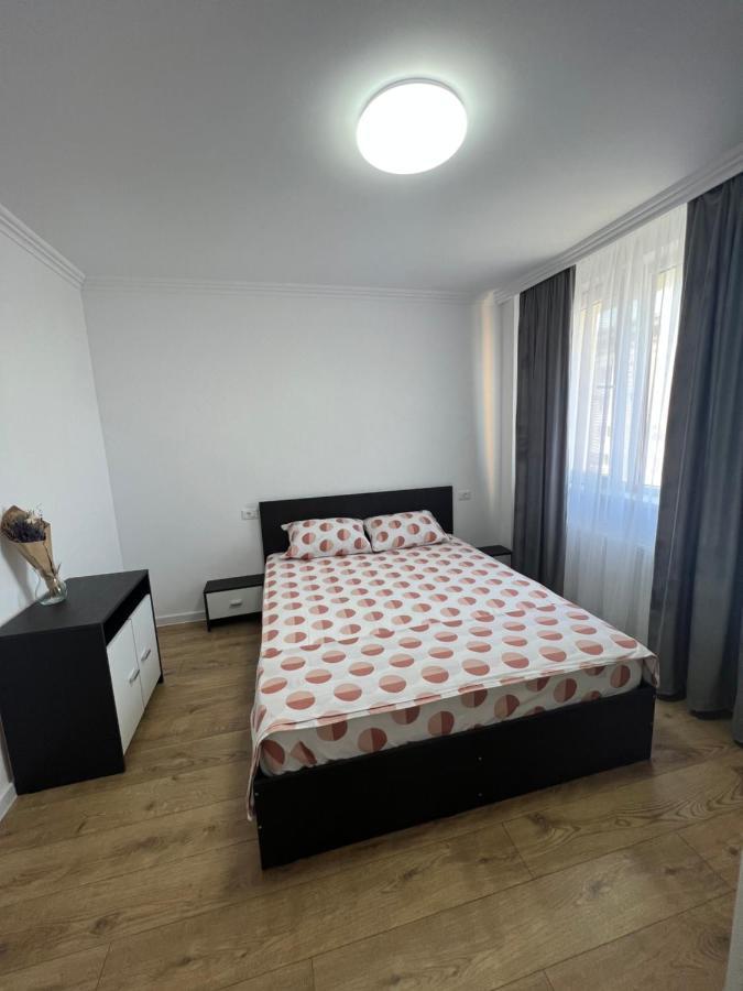 Sunny Apartment Center Suceava Buitenkant foto