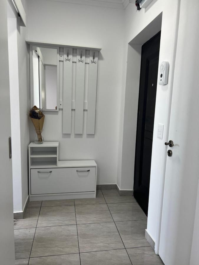 Sunny Apartment Center Suceava Buitenkant foto