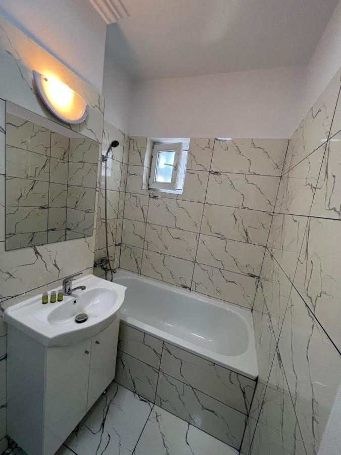 Sunny Apartment Center Suceava Buitenkant foto