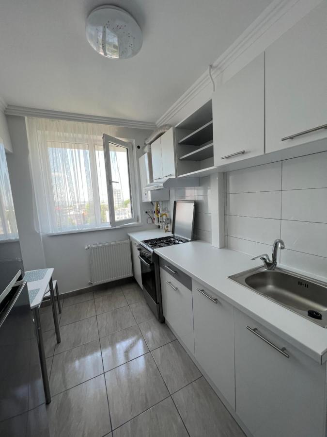Sunny Apartment Center Suceava Buitenkant foto