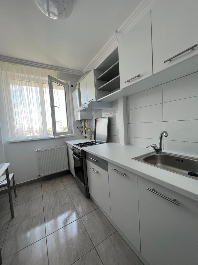 Sunny Apartment Center Suceava Buitenkant foto